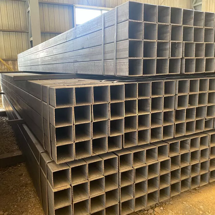 Fekete csíkos téglalap alakú cső