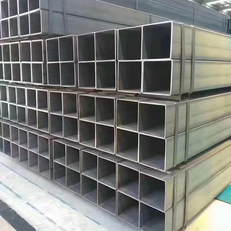 Egyenes hasított fekete téglalap alakú cső